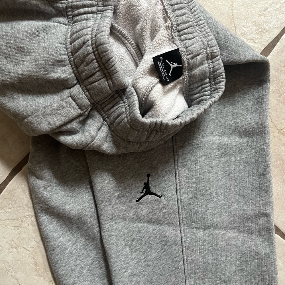 Air Jordan Sweats great condition Size small